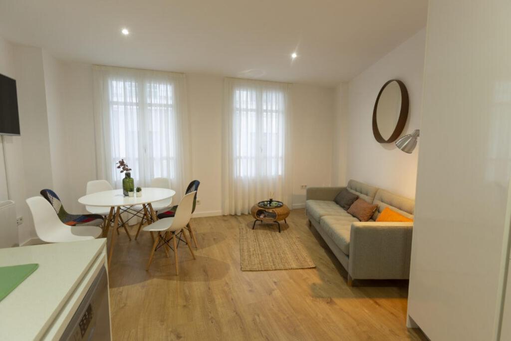 Apartamento Confot / Sbhome Ноя Екстериор снимка
