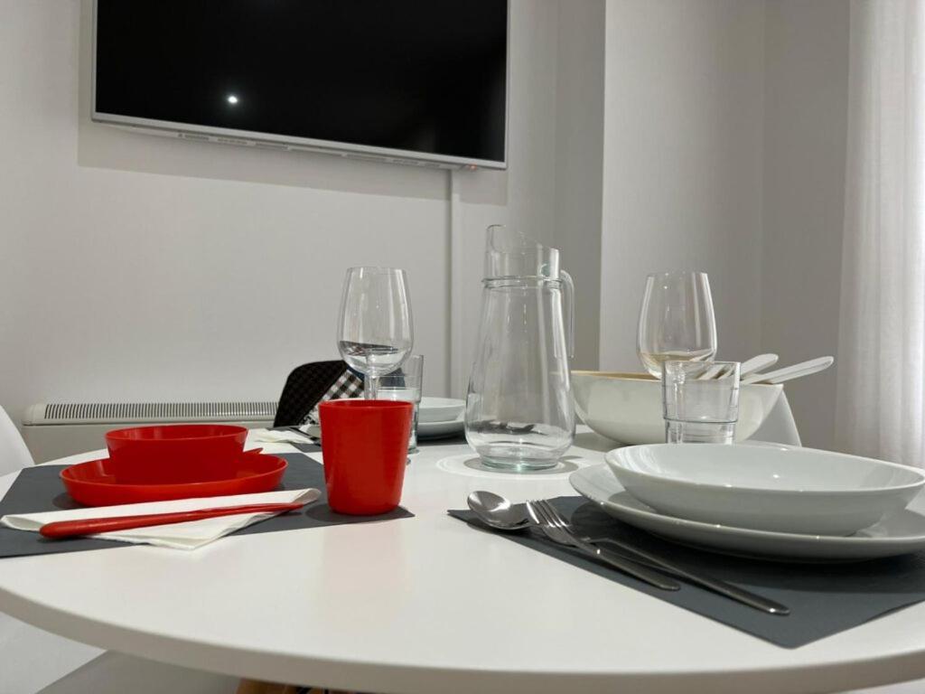 Apartamento Confot / Sbhome Ноя Екстериор снимка
