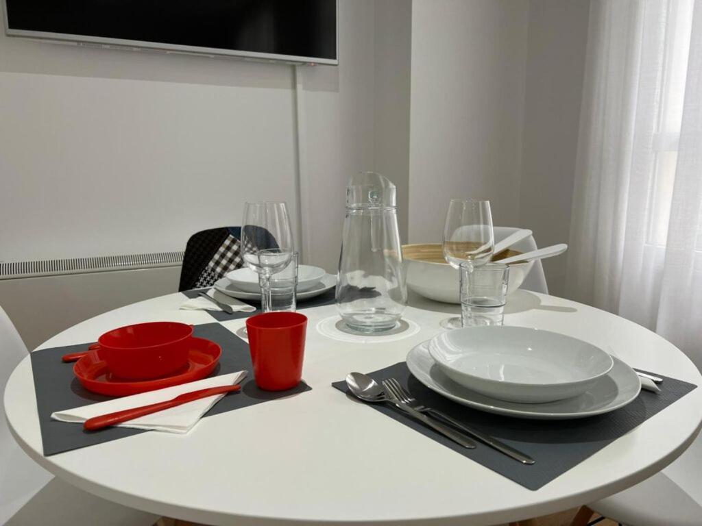 Apartamento Confot / Sbhome Ноя Екстериор снимка