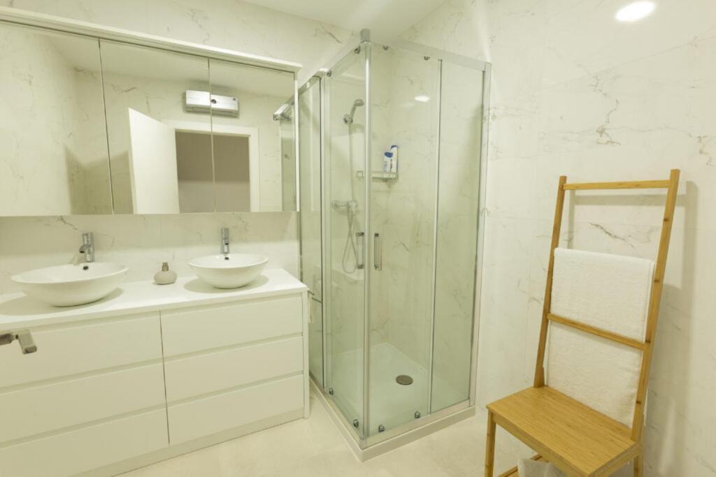 Apartamento Confot / Sbhome Ноя Екстериор снимка